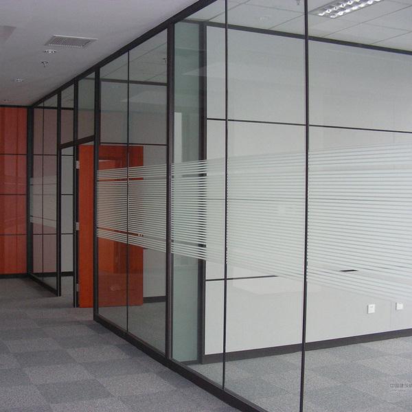 办公室安装单层玻璃隔断的优点